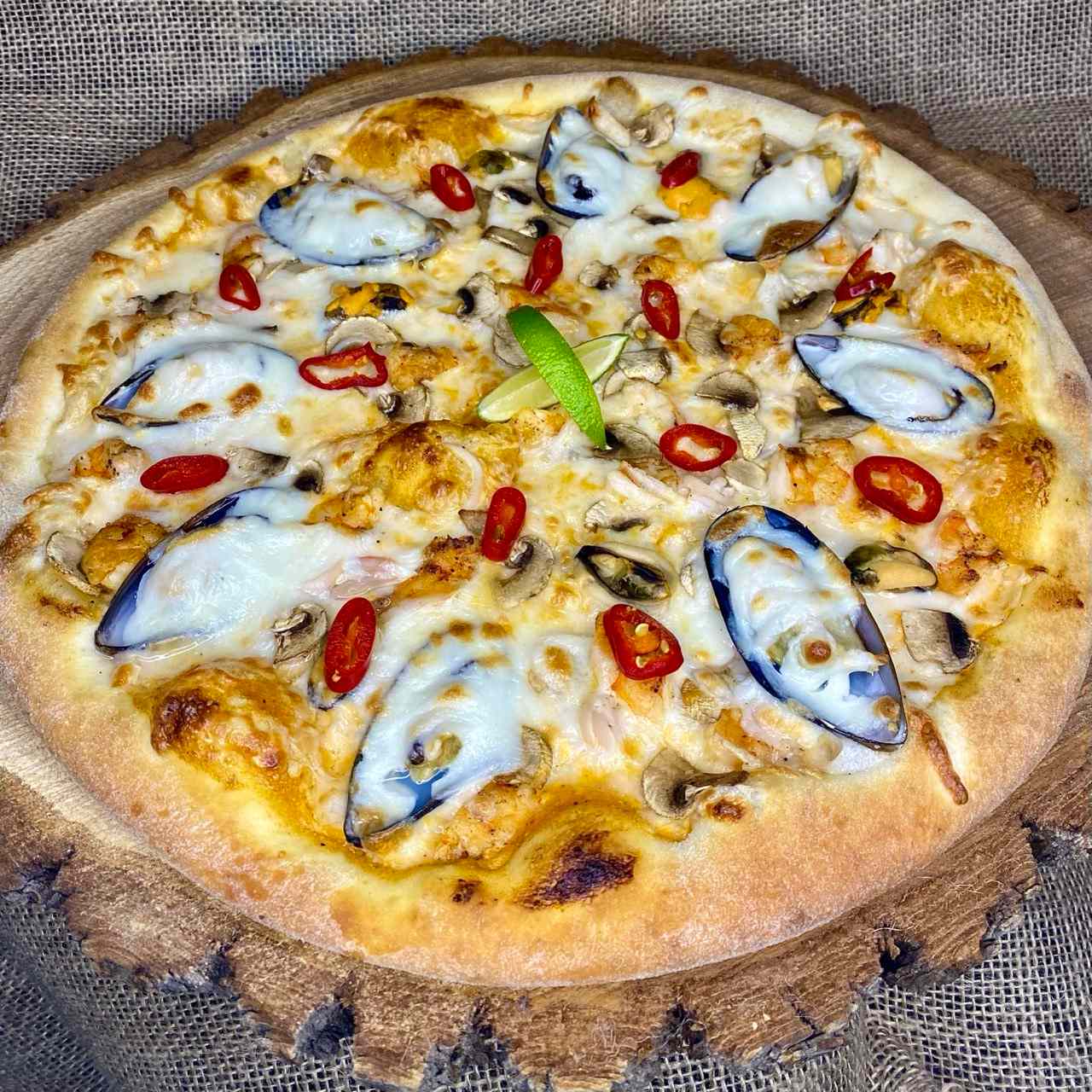 Фото ПИЦЦА ТОМ-ЯМ МОРЕ